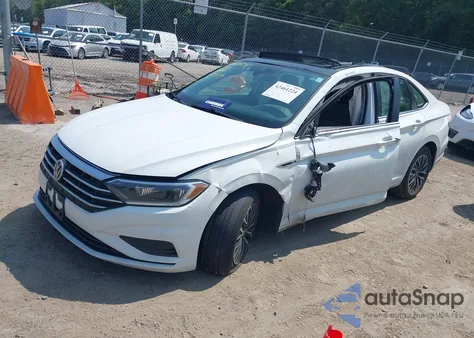 2019 Volkswagen Jetta 1.4T Sel z USA, uszkodzony, nr VIN 3VWE57BUXKM096975